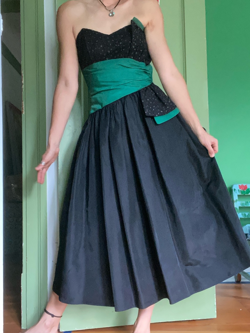 80s vintage Scott McClintock Midi Skirt with Emerald Green accent prom party